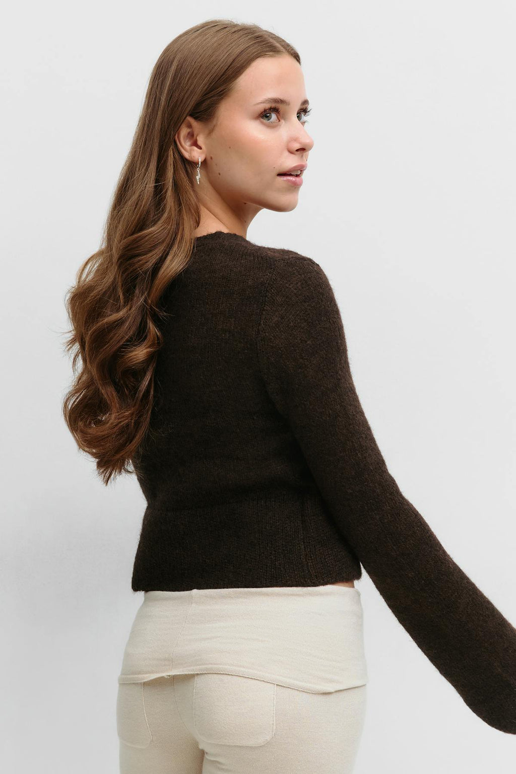 Y v-neck knitted sweater