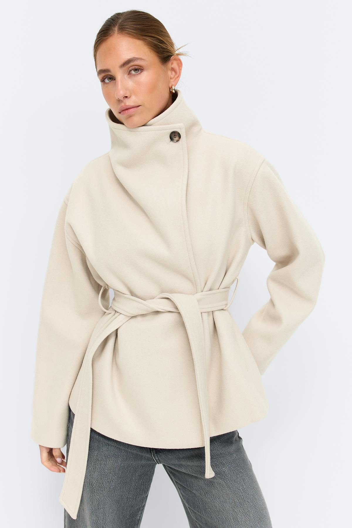 High neck short jacket