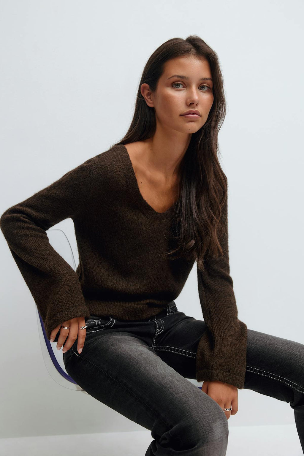 14+ v-neck knitted sweater