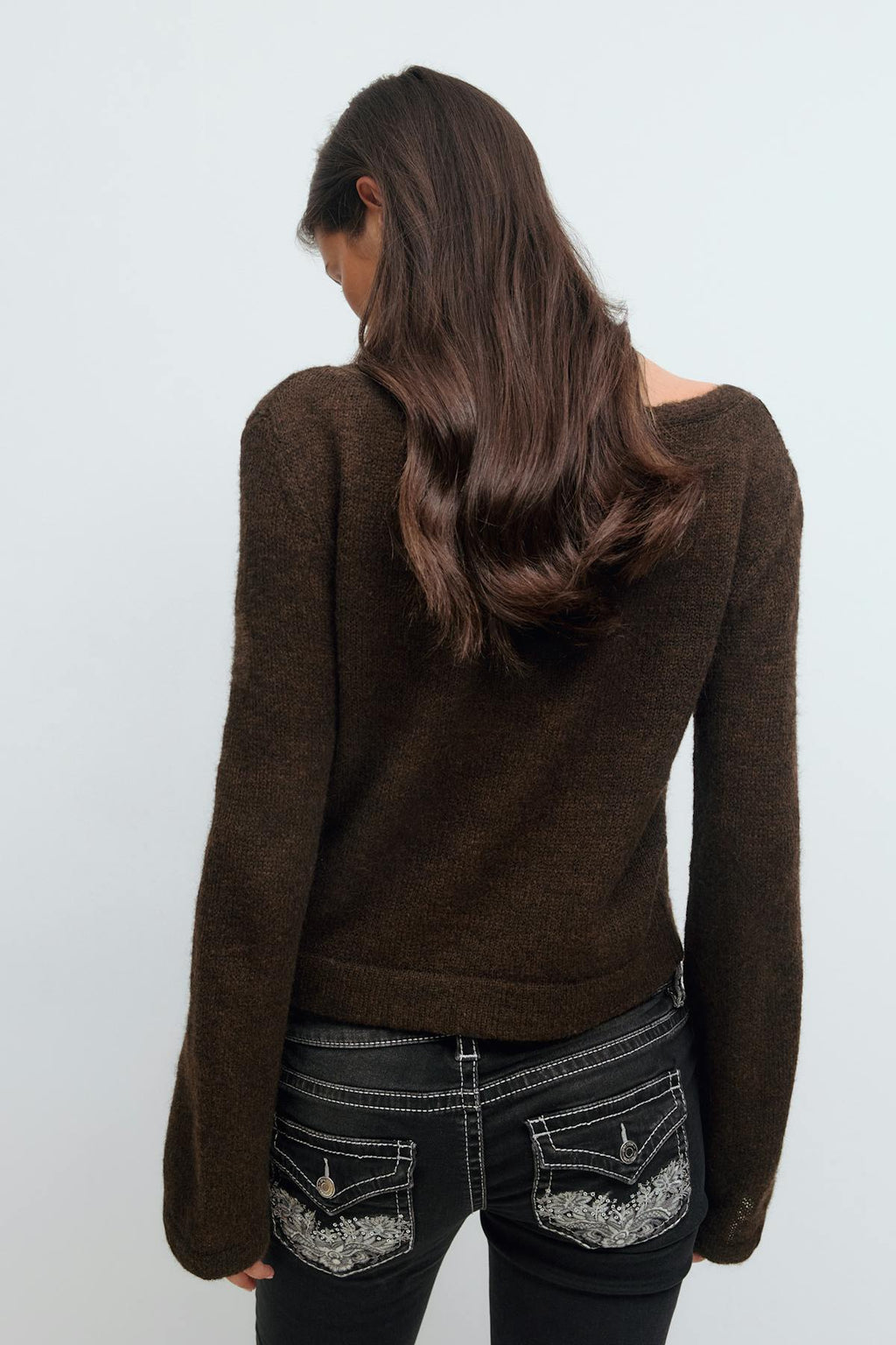 14+ v-neck knitted sweater