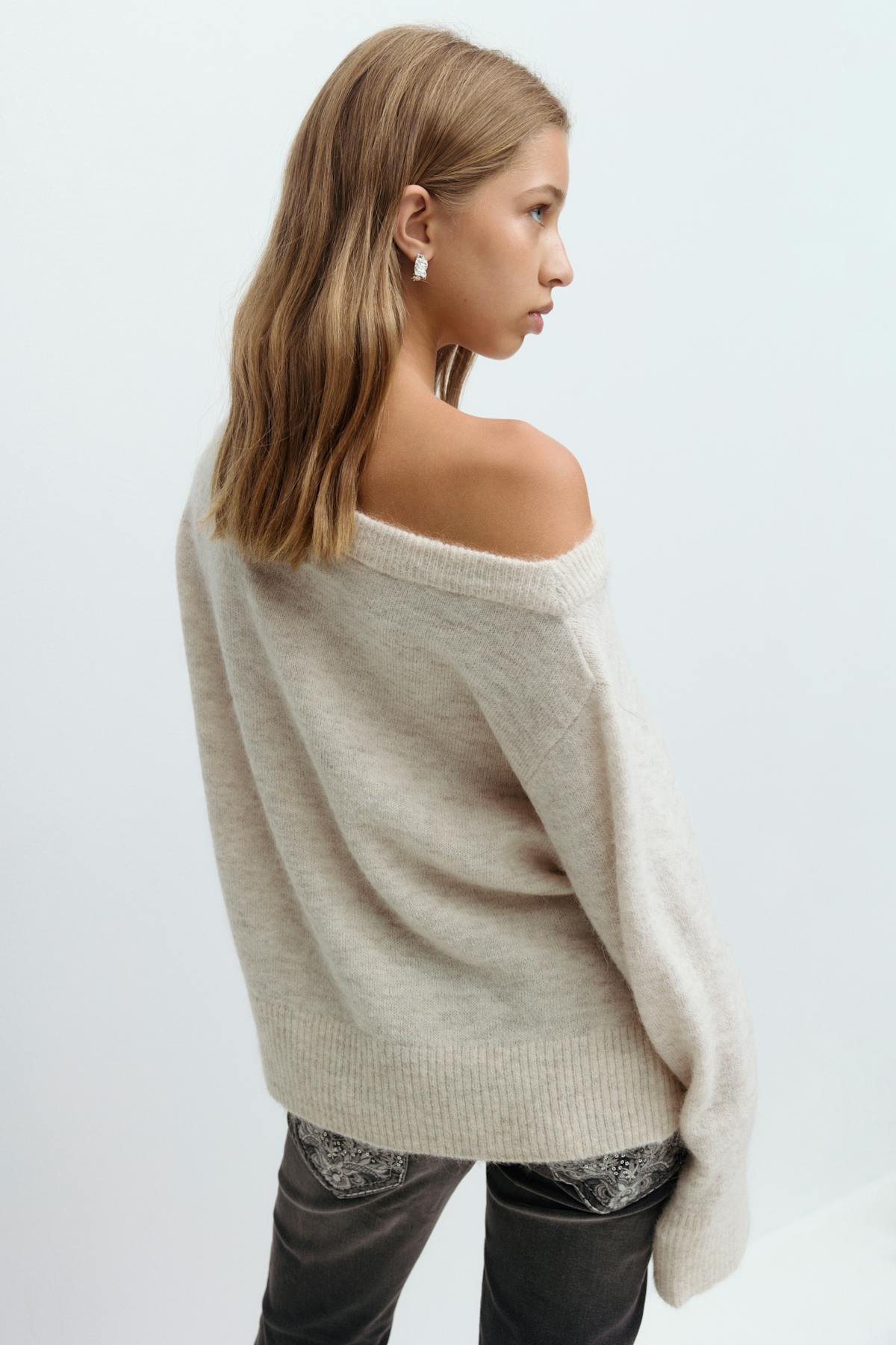 Y oversized knitted sweater