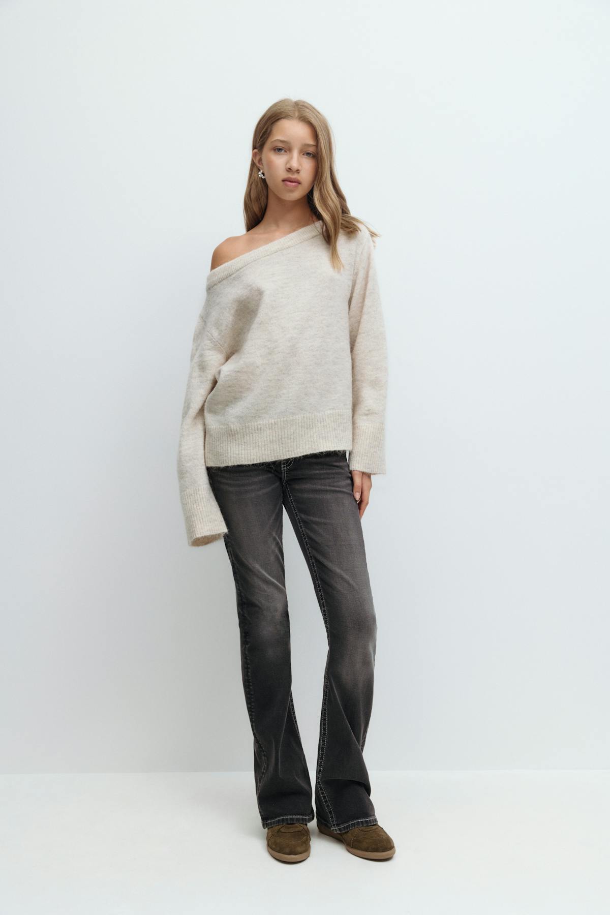 Y oversized knitted sweater