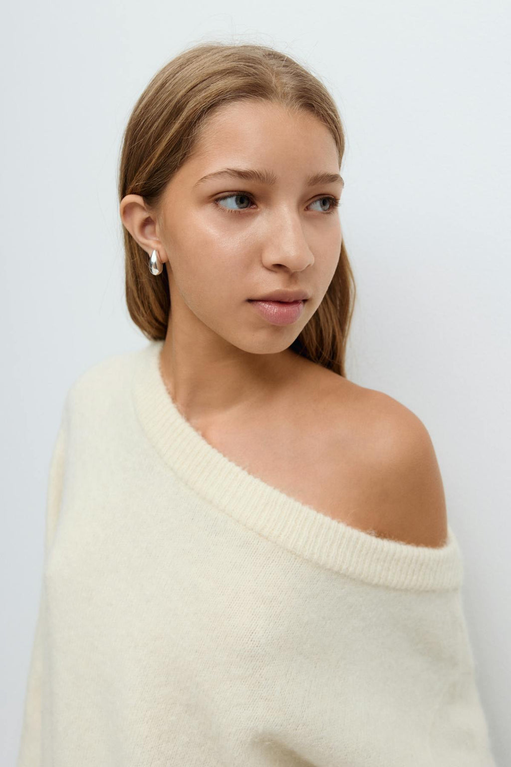 Y oversized knitted sweater