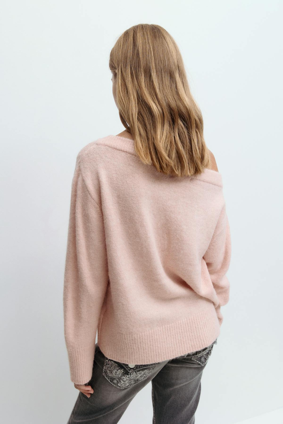 Y oversized knitted sweater