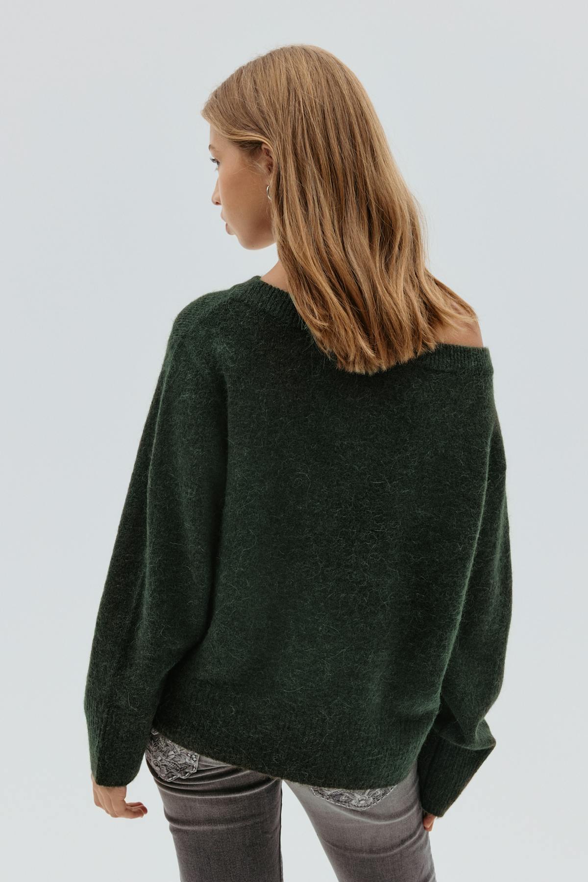Y oversized knitted sweater