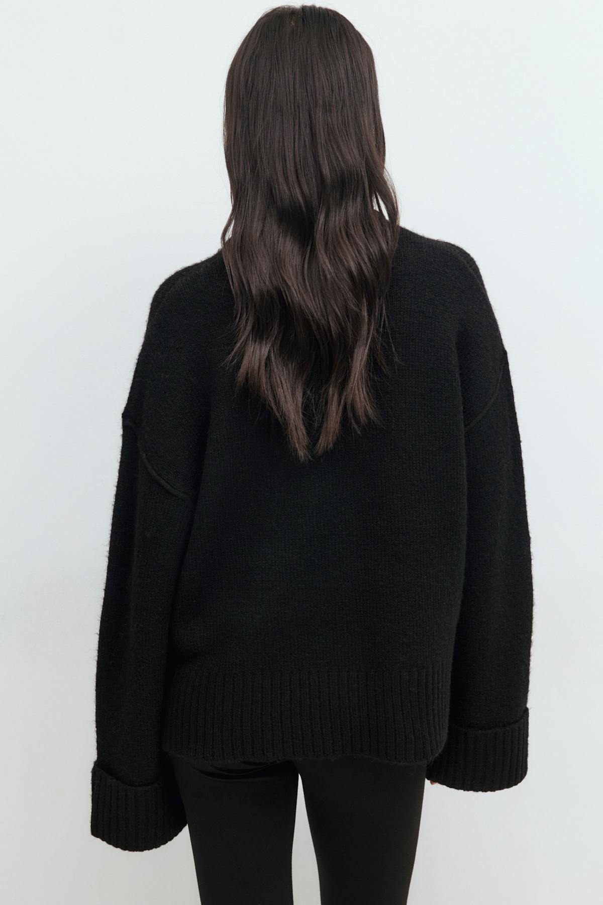 Folded sleeve knitted sweater