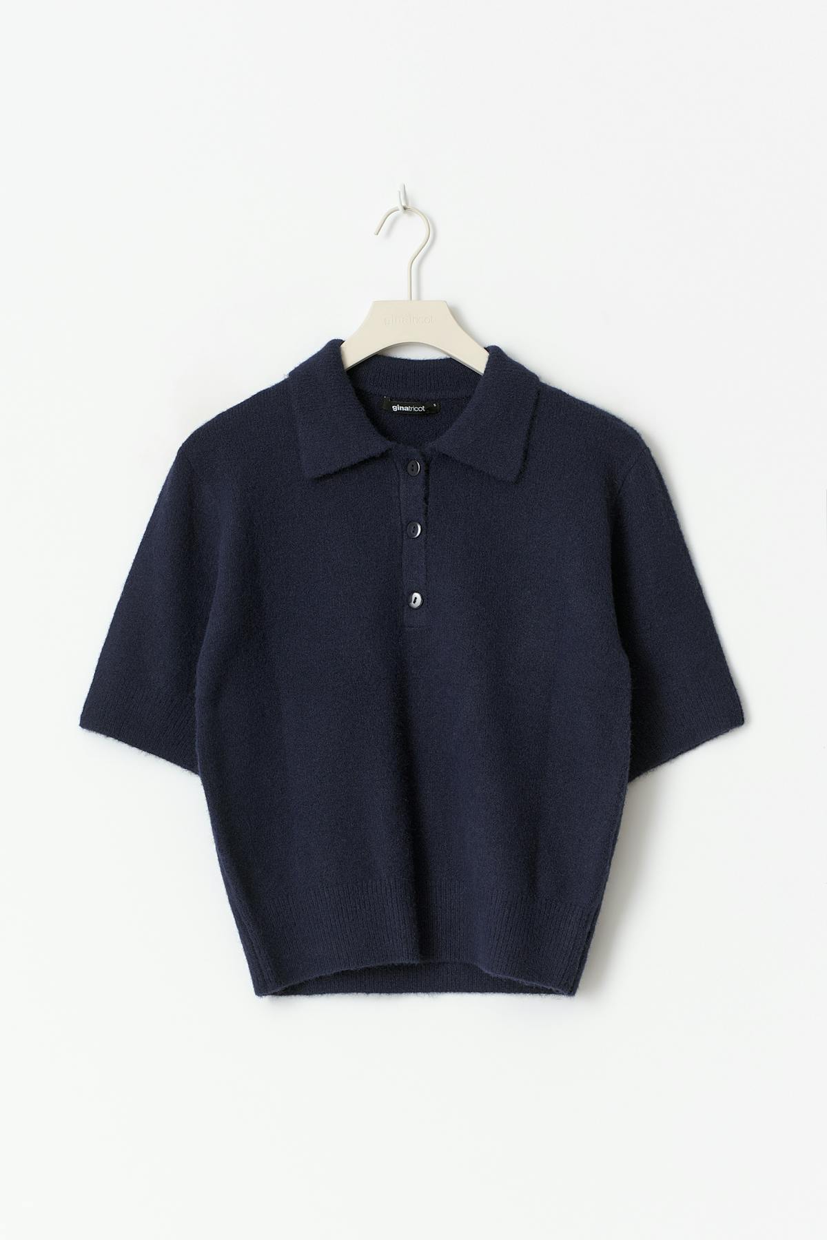 Short sleeve knit collar top
