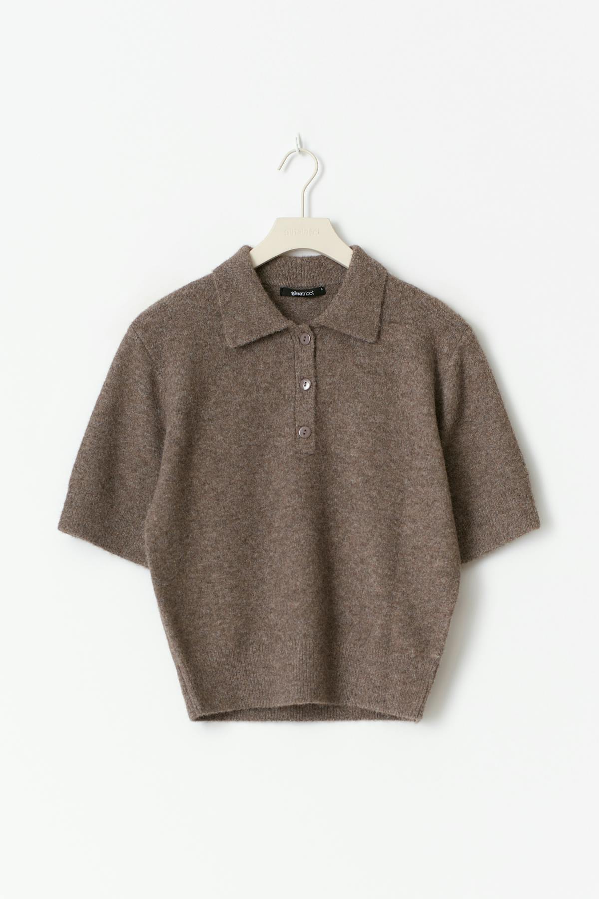 Short sleeve knit collar top
