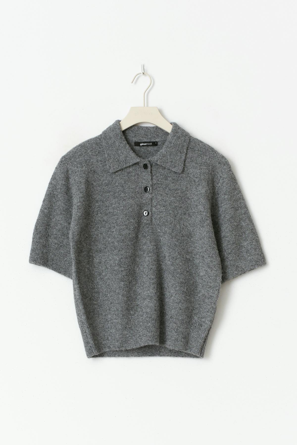 Short sleeve knit collar top