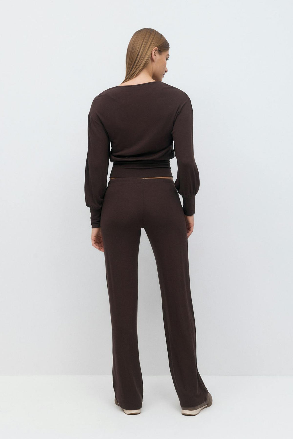 Low waist trousers
