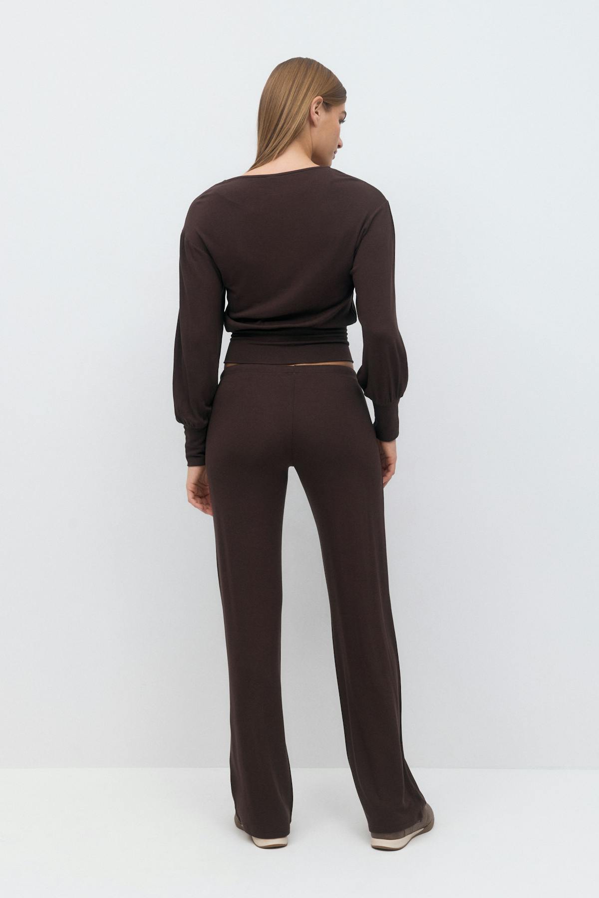 Low waist trousers