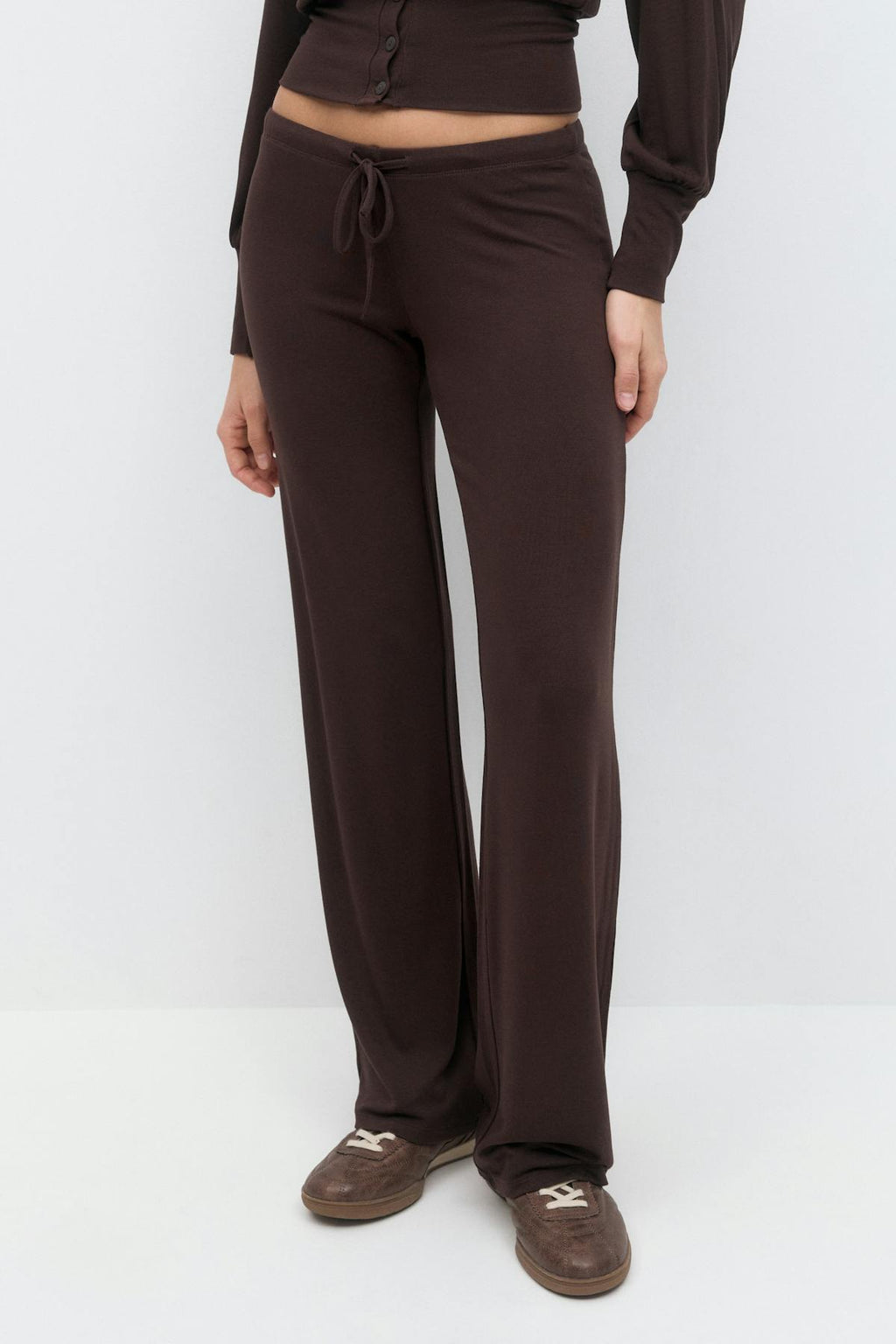 Low waist trousers