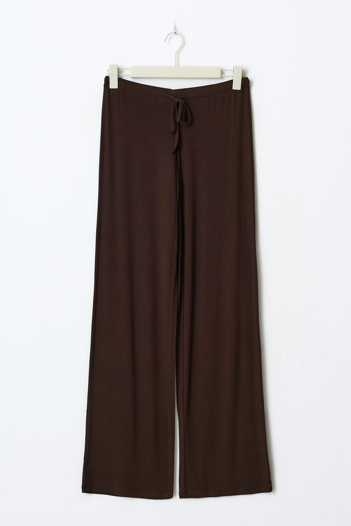 Low waist trousers