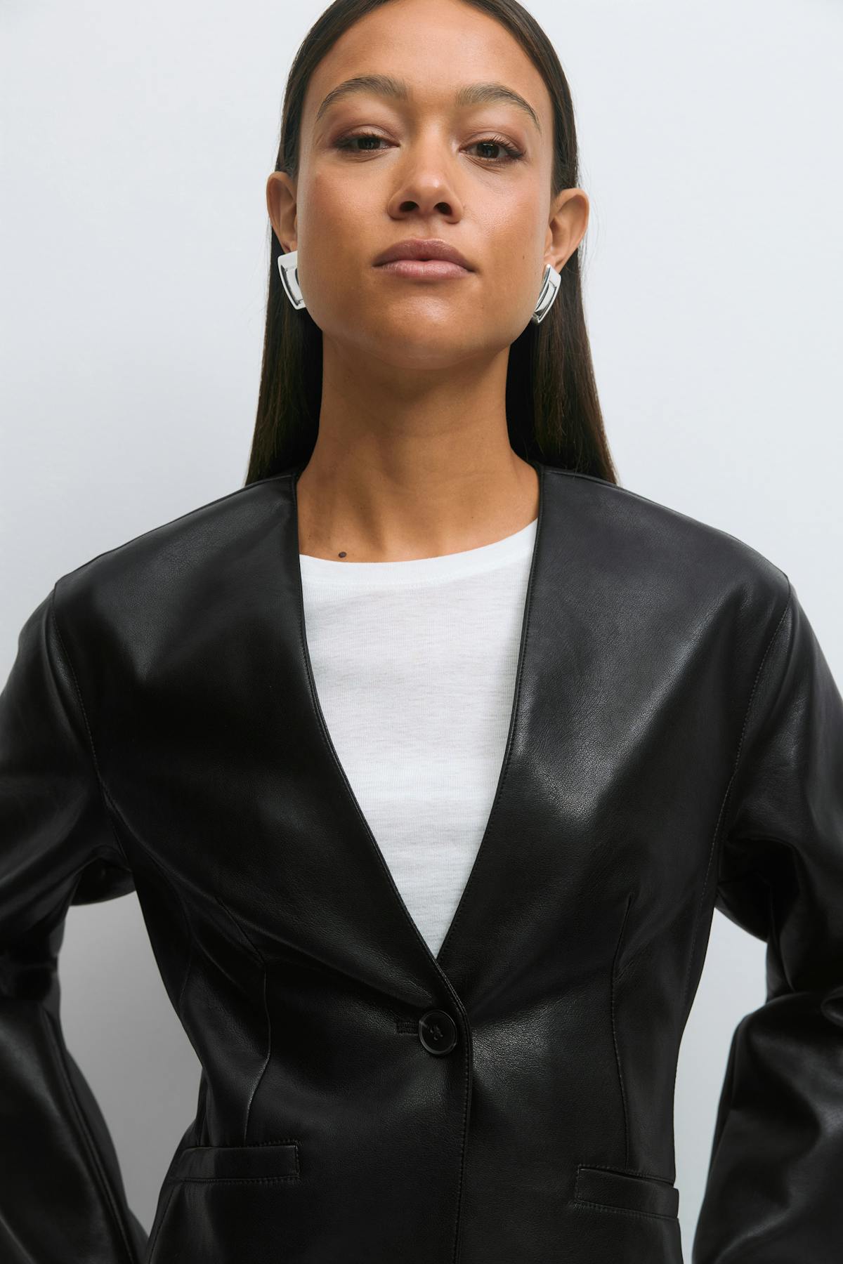 Sculpted pu blazer