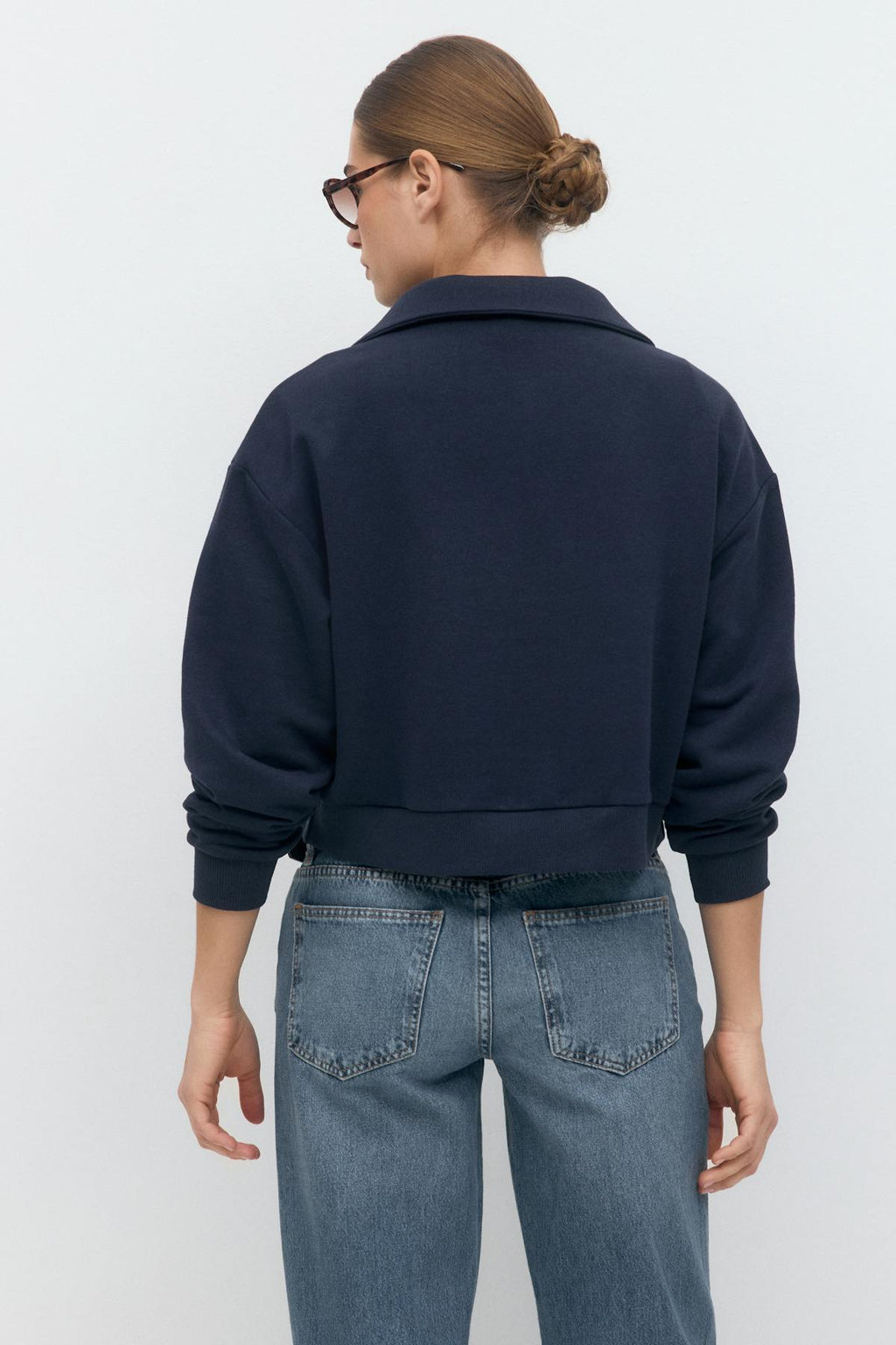 Collar sweater