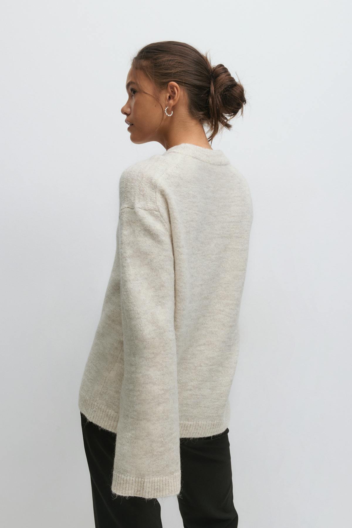 Y oversized knitted sweater