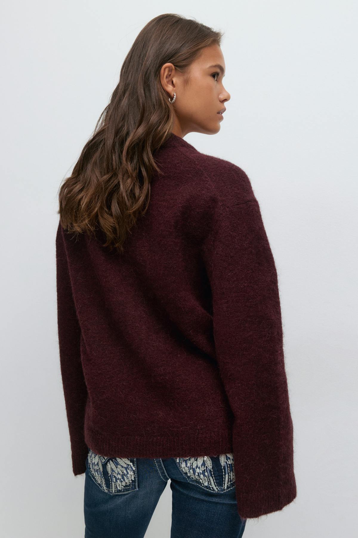 Y oversized knitted sweater