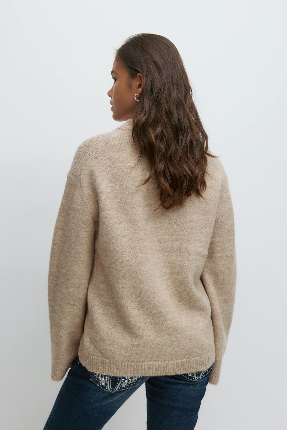 Y oversized knitted sweater