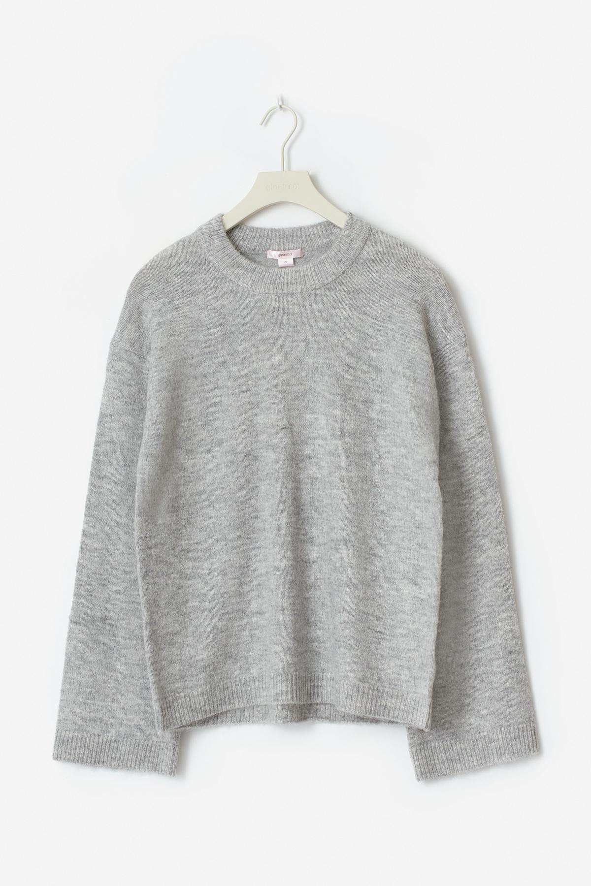 Y oversized knitted sweater