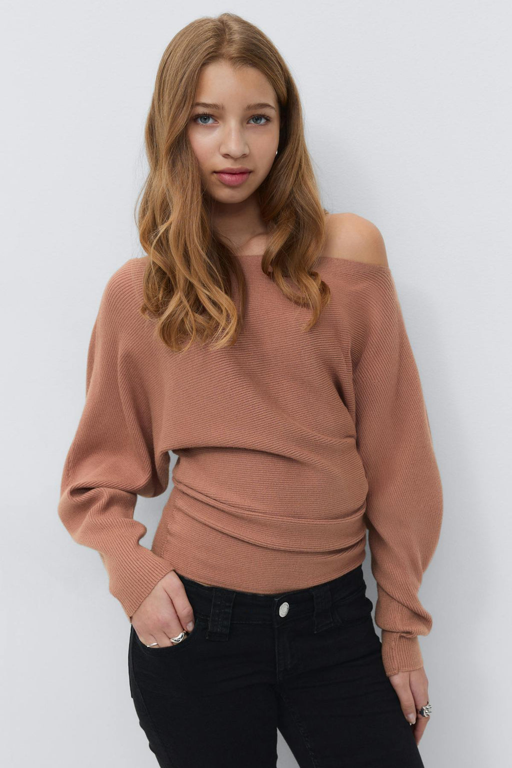 Y soft knitted sweater