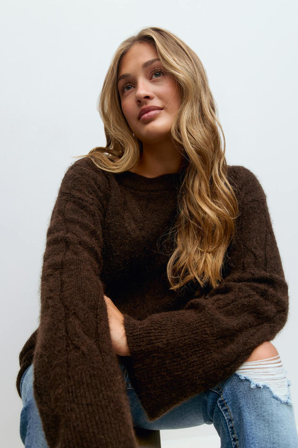 Y cable knitted sweater