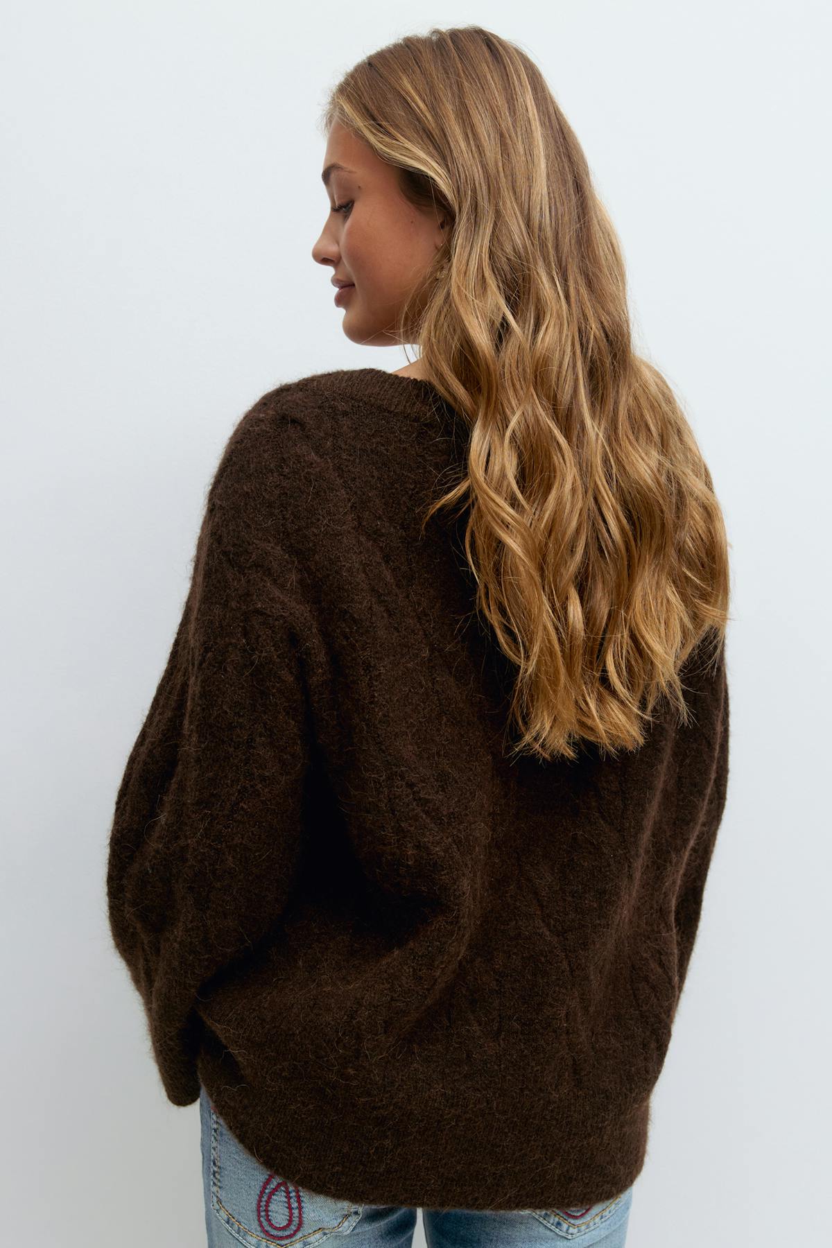 Y cable knitted sweater