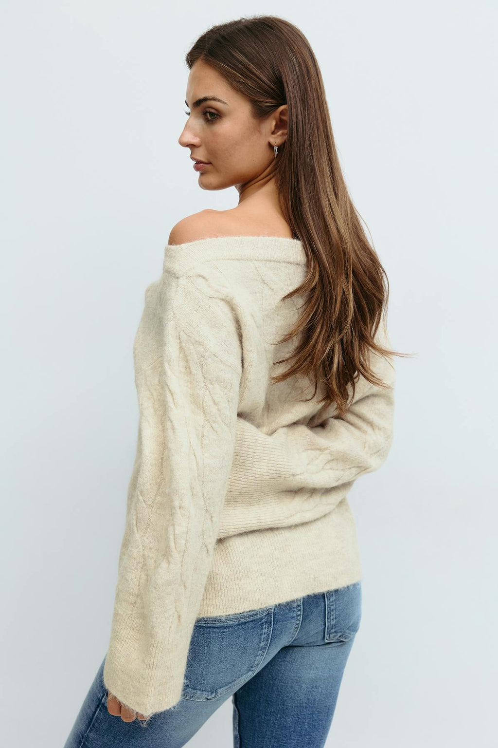 14+ cable knitted sweater
