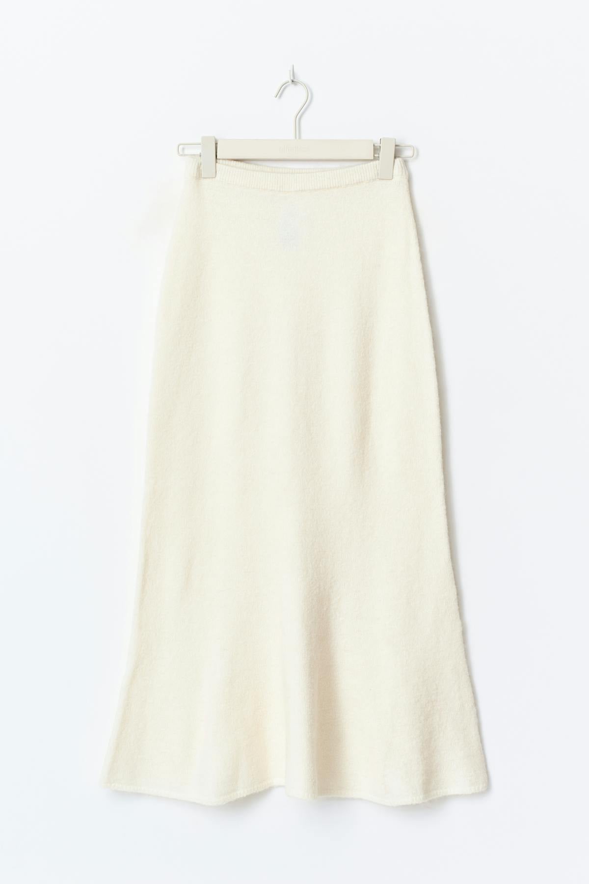 Wide knitted skirt