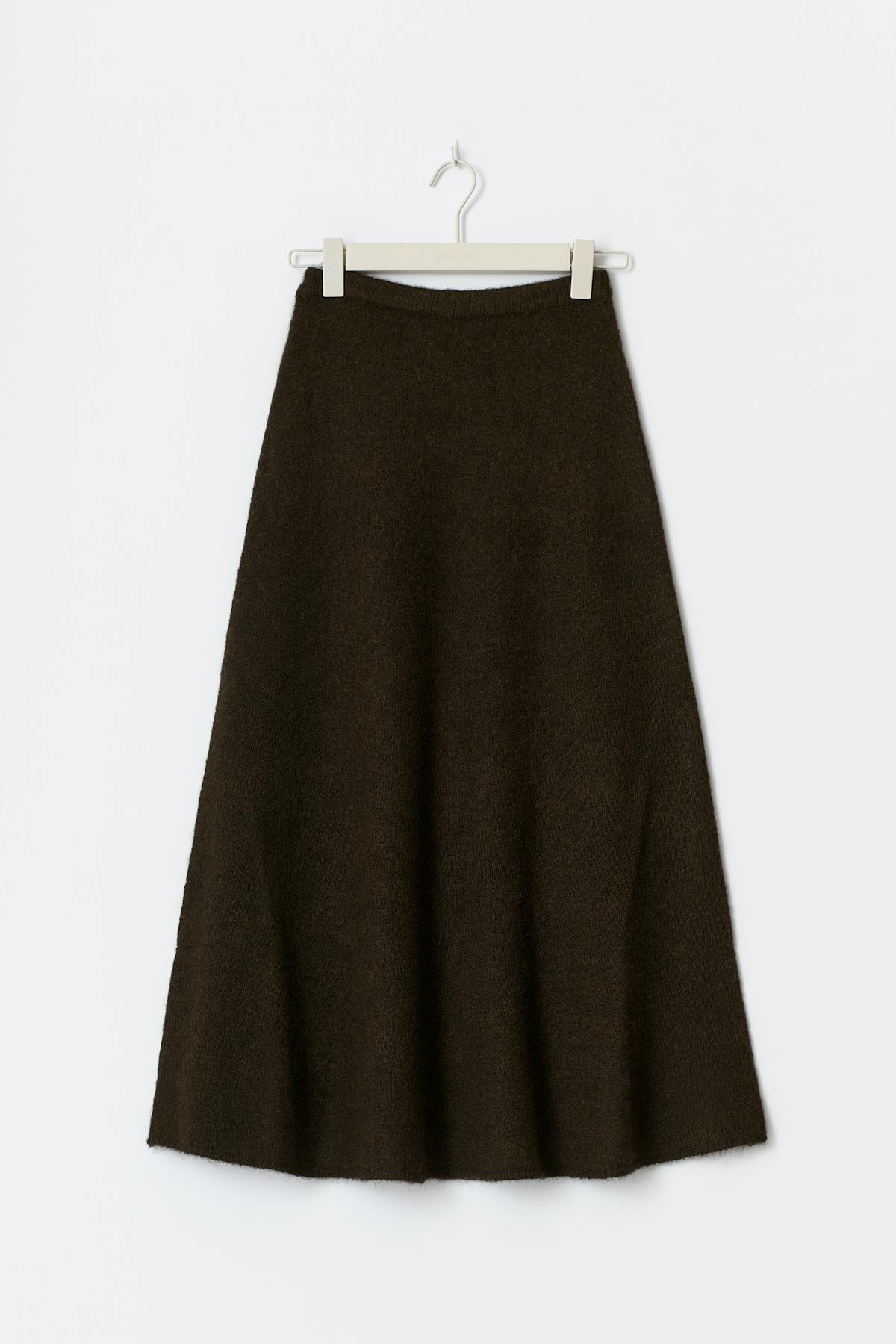 Wide knitted skirt