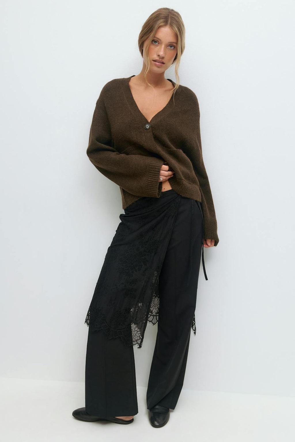 Knitted pocket cardigan