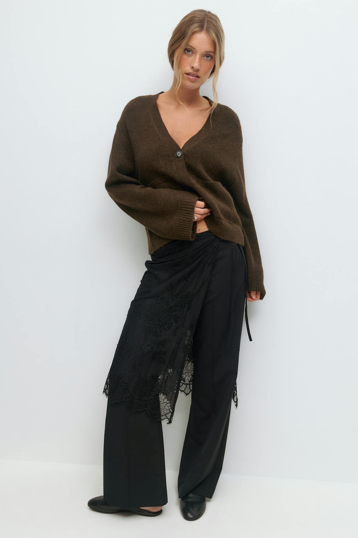 Knitted pocket cardigan