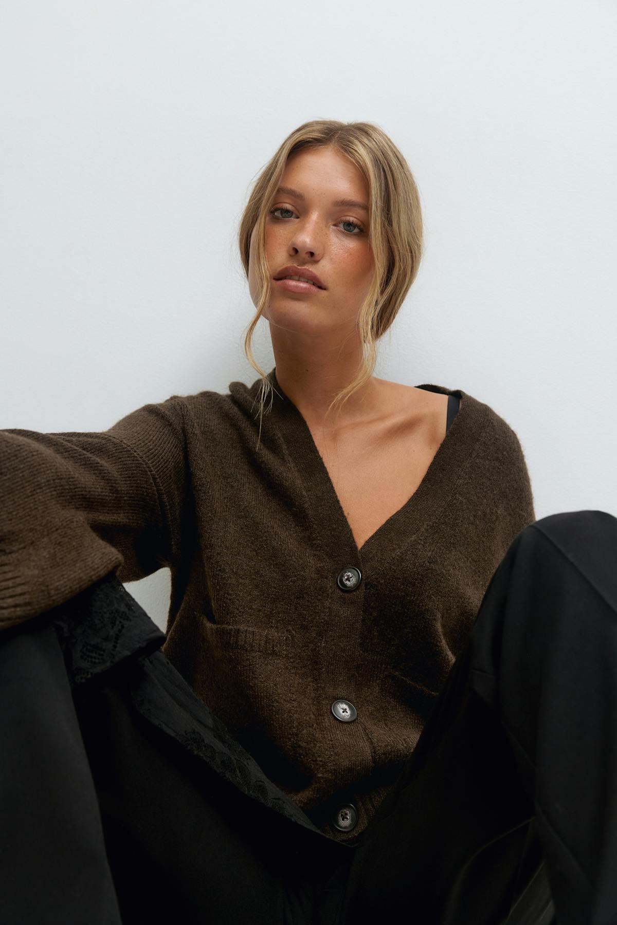 Knitted pocket cardigan