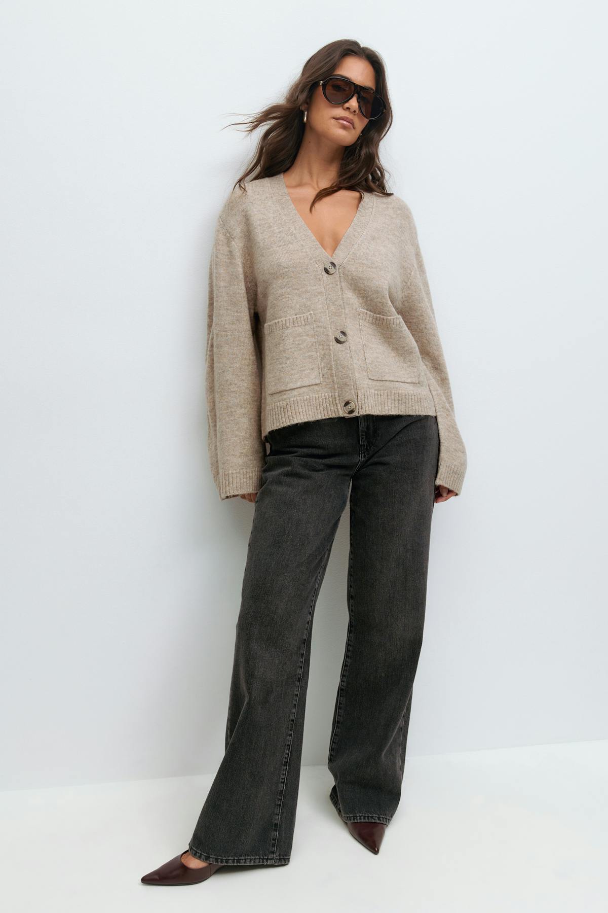 Knitted pocket cardigan