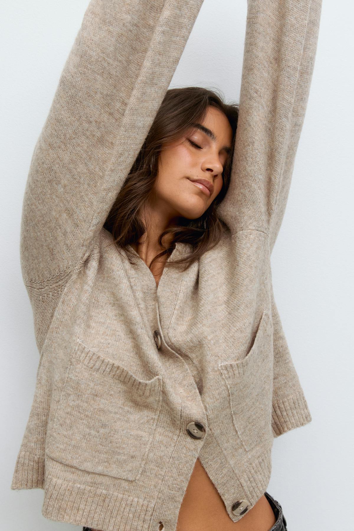Knitted pocket cardigan