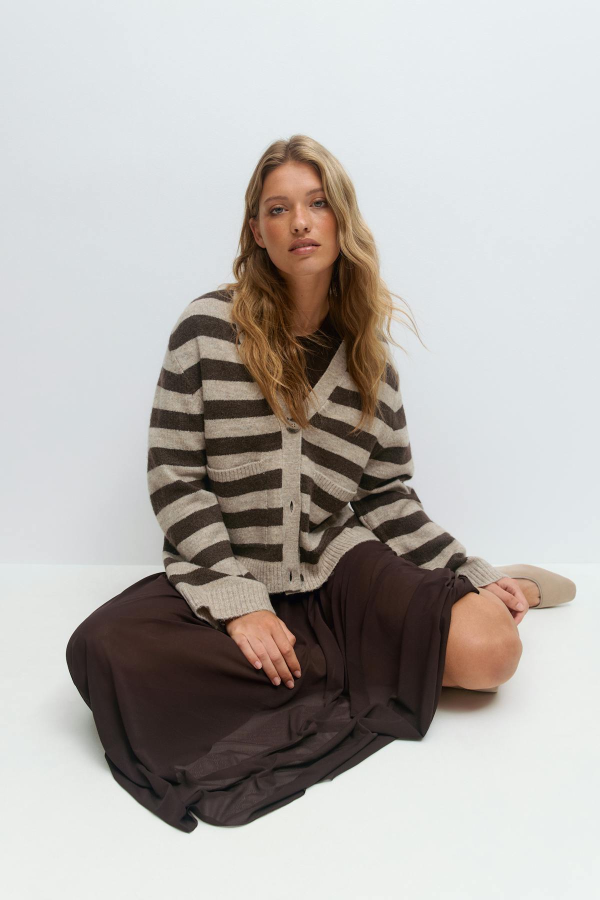 Knitted pocket cardigan