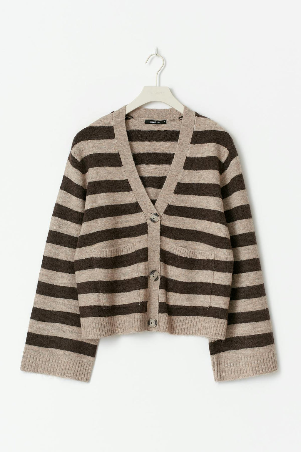 Knitted pocket cardigan