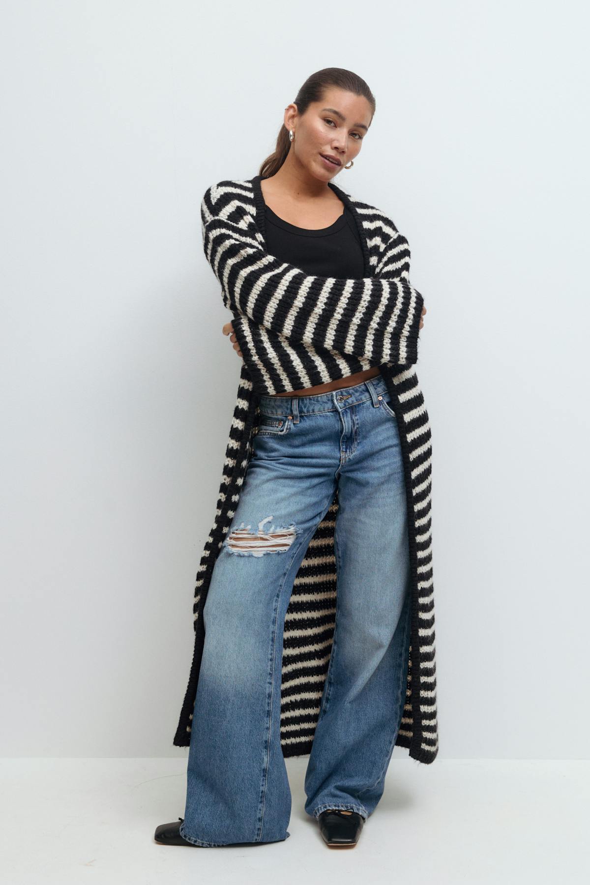 Long knitted cardigan