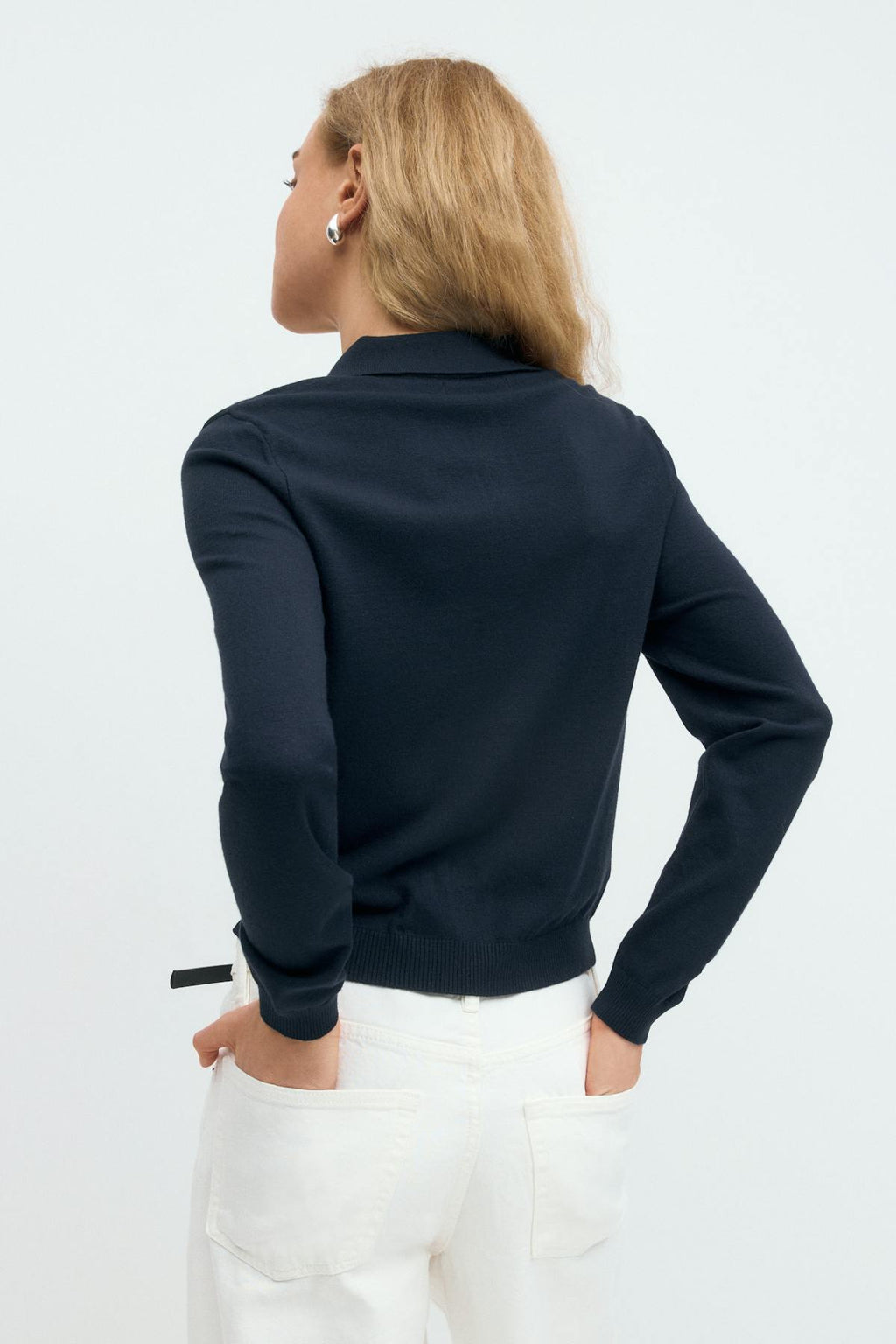 Knitted collar sweater