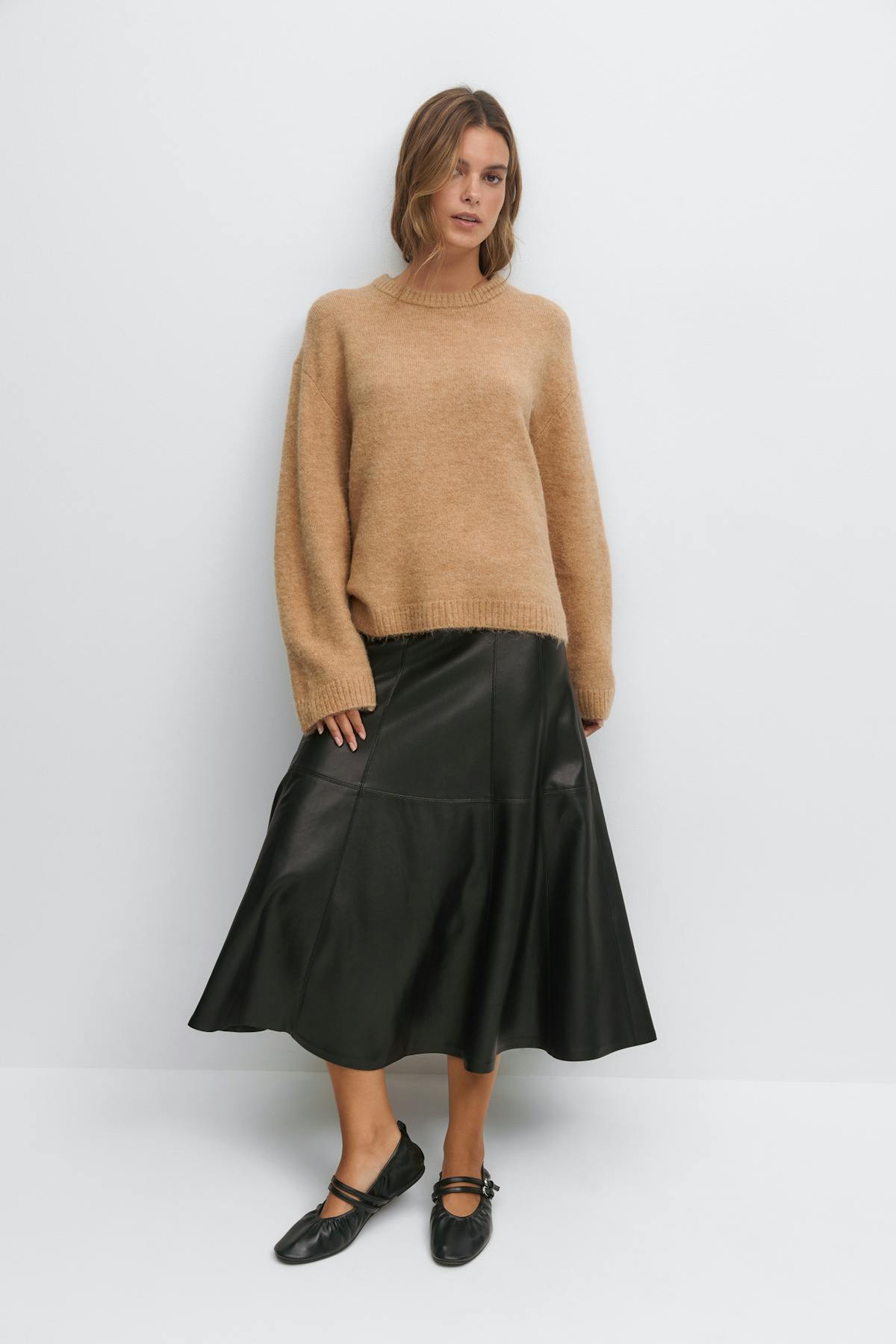 Crew neck knitted sweater