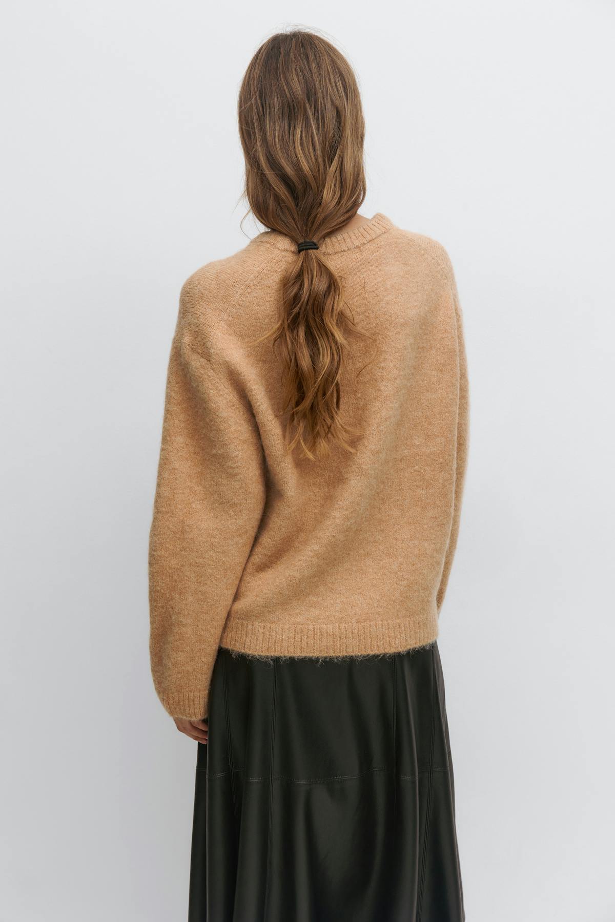 Crew neck knitted sweater