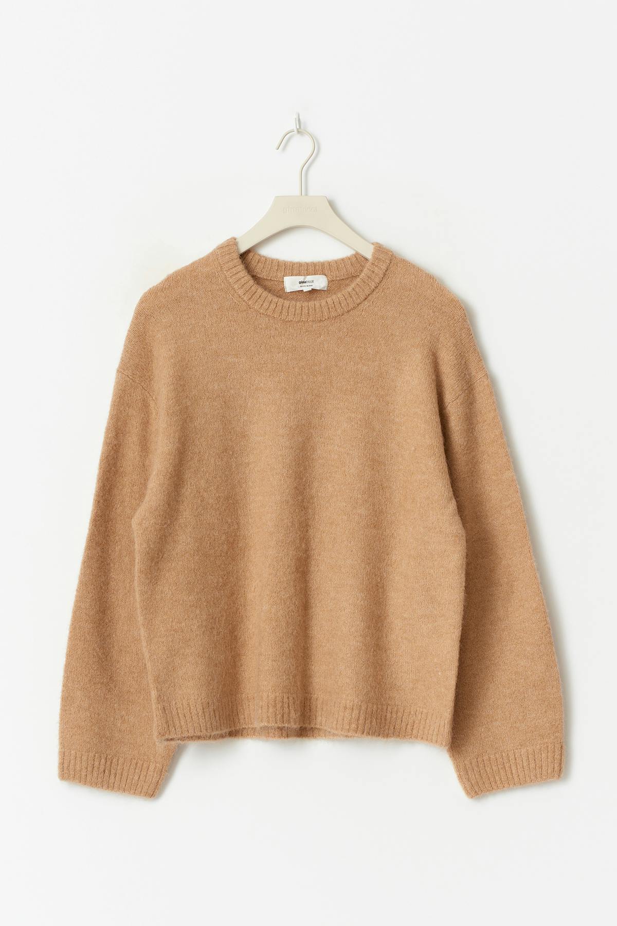 Crew neck knitted sweater
