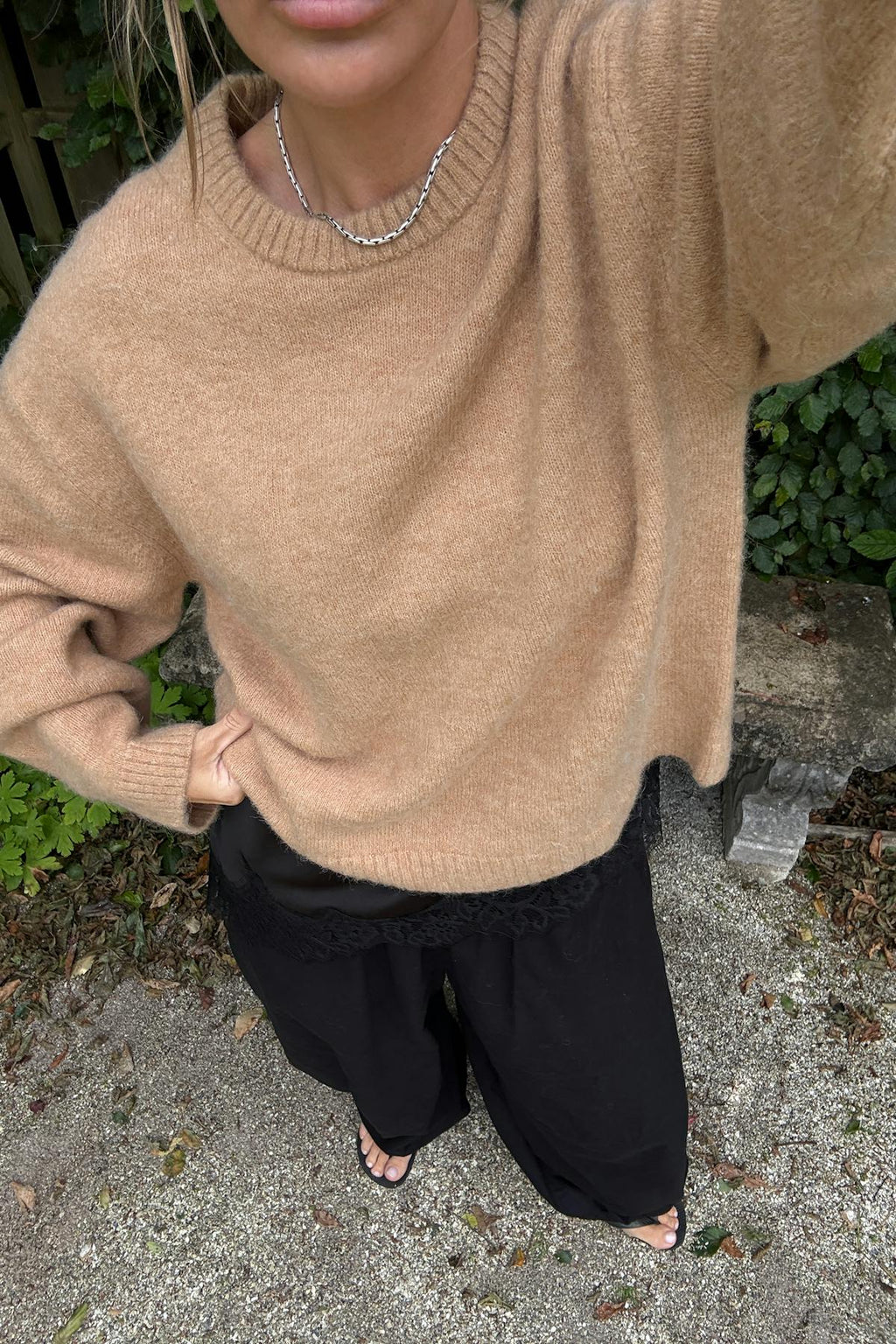 Crew neck knitted sweater