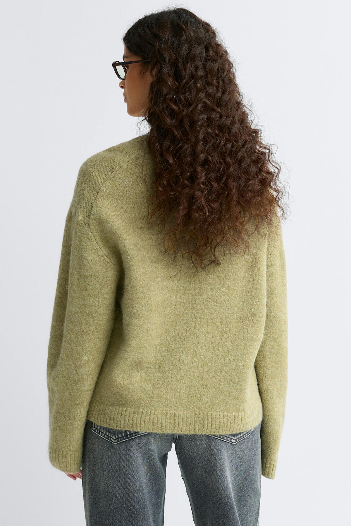 Crew neck knitted sweater
