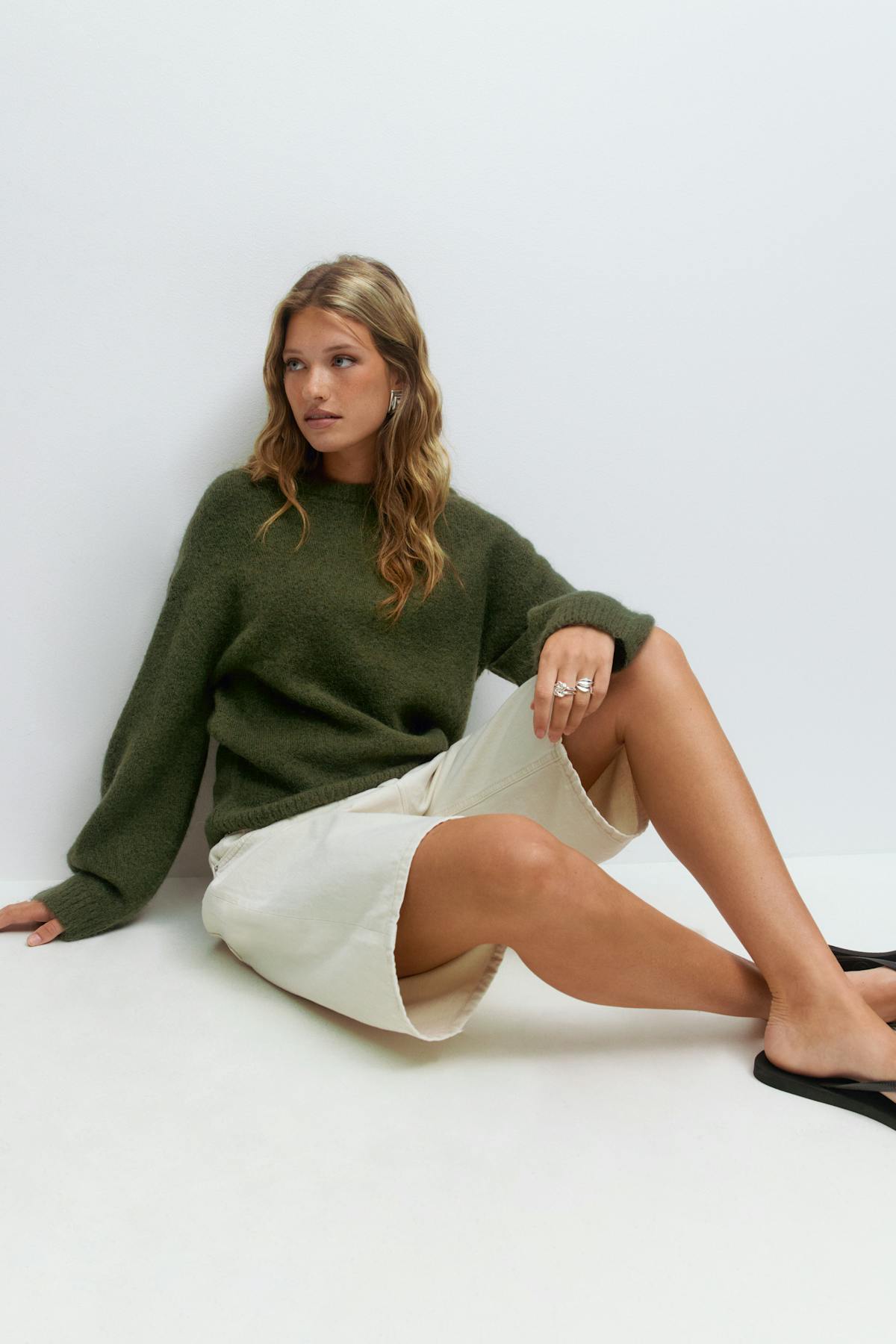 Crew neck knitted sweater