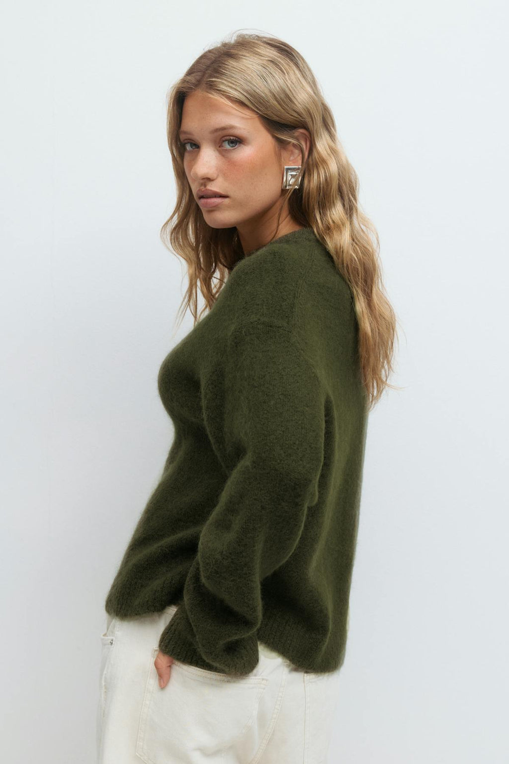 Crew neck knitted sweater