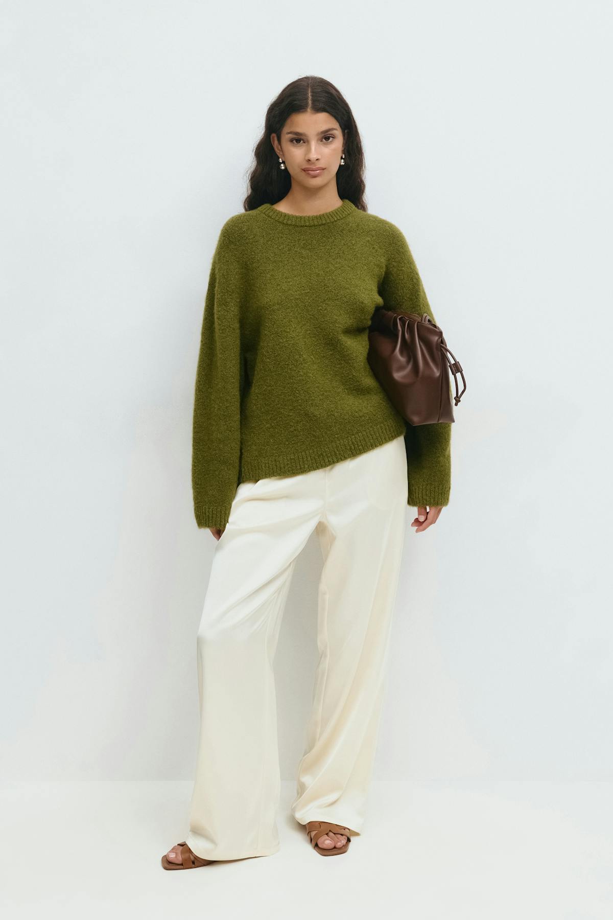 Crew neck knitted sweater