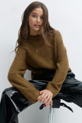 Crew neck knitted sweater