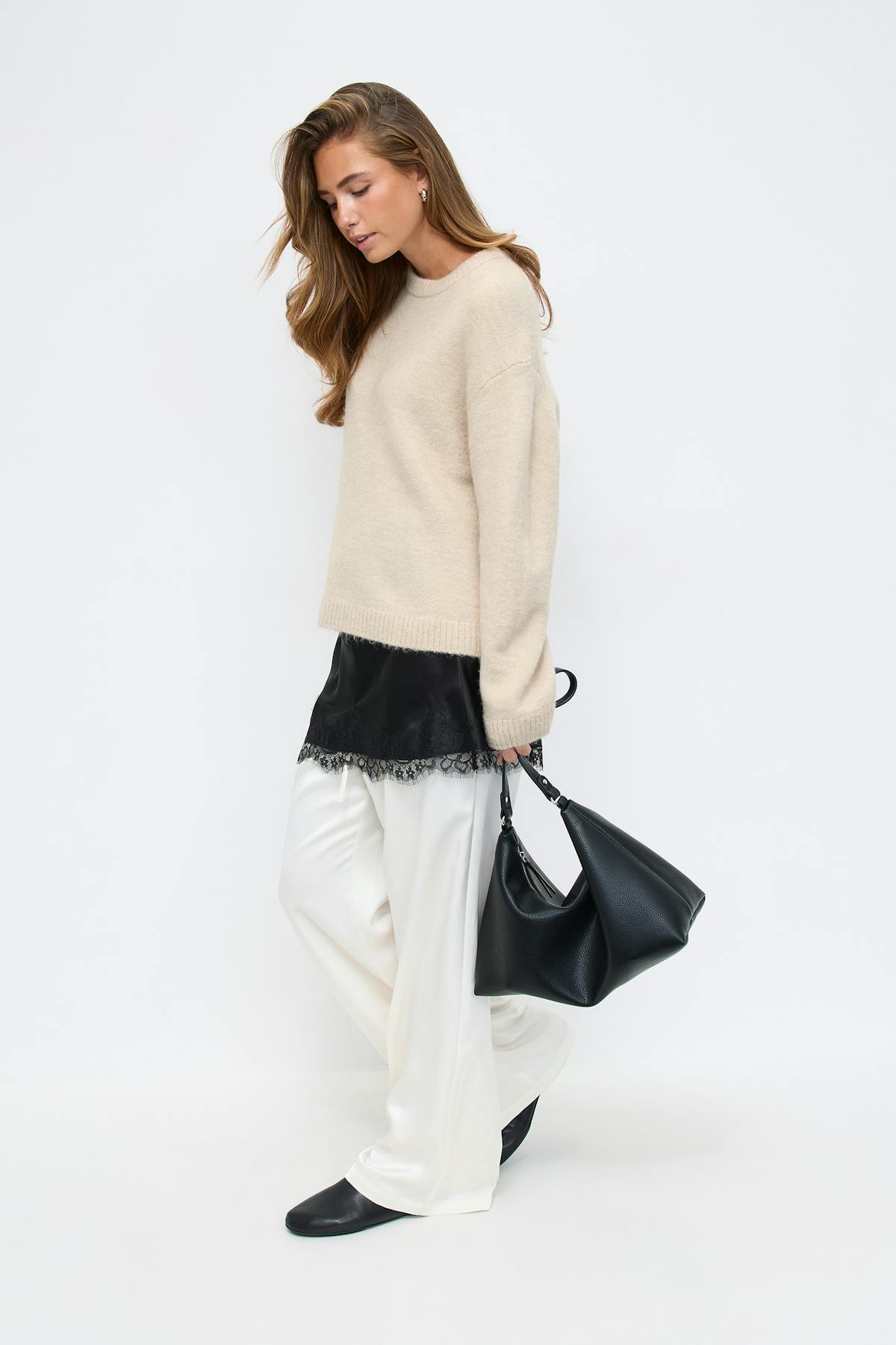 Crew neck knitted sweater
