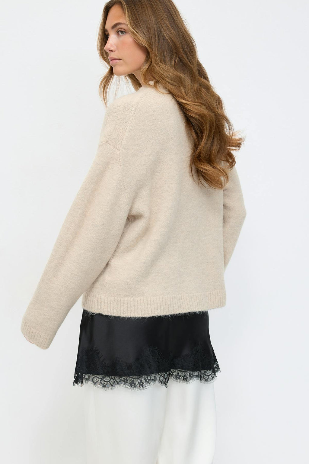 Crew neck knitted sweater