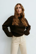 Crew neck knitted sweater